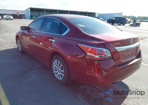 2015 Nissan Altima 2.5 S z USA, uszkodzony, nr VIN 1N4AL3APXFC586762